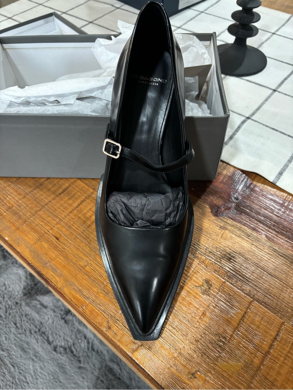 Vagabond Black Pointed Mary Jane Block Heel - Picture 2 of 5